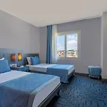 Sisus Marina Çeşme