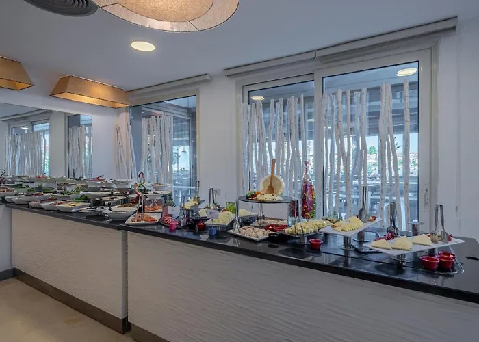 Sisus Marina Çeşme