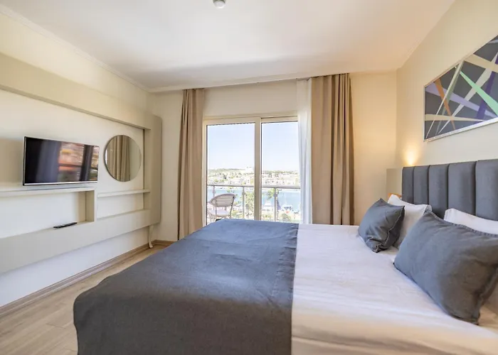 Sisus Marina 4*