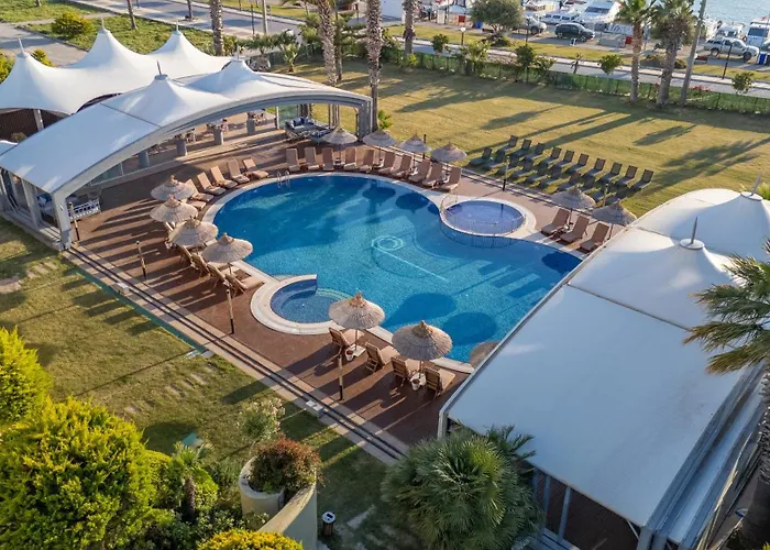 Hotel Sisus Marina 4*