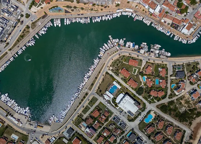 Hotell Sisus Marina Çeşme