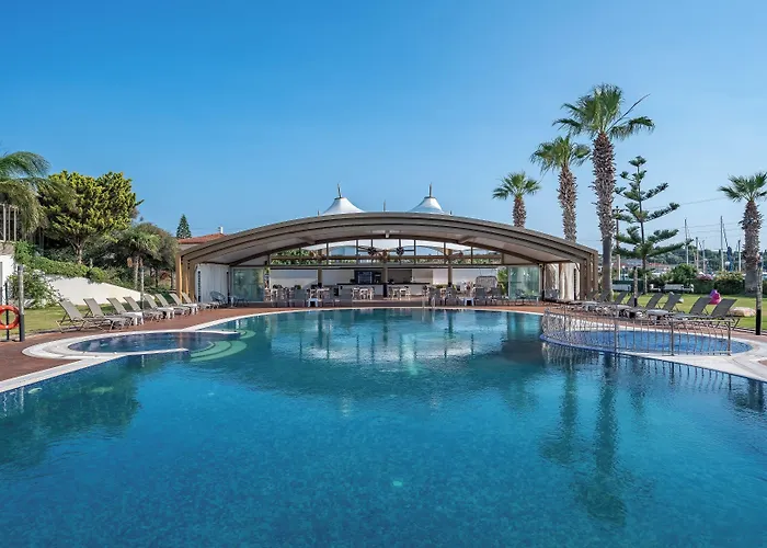 Hotel Sisus Marina 4*