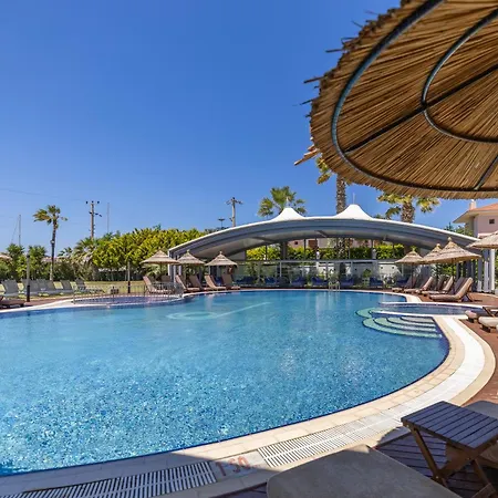 Sisus Marina Otel 4*