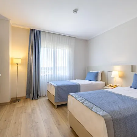 Ξενοδοχείο Sisus Marina 4*