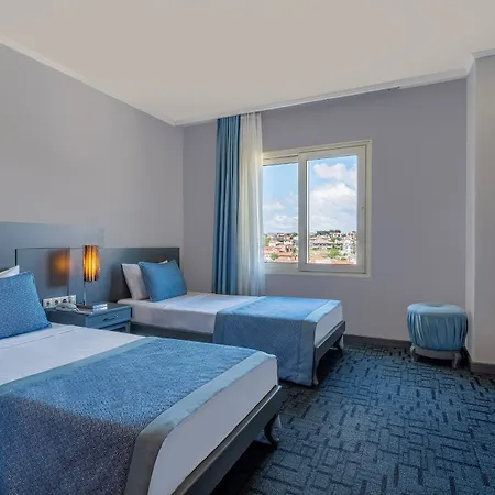 Sisus Marina Çeşme