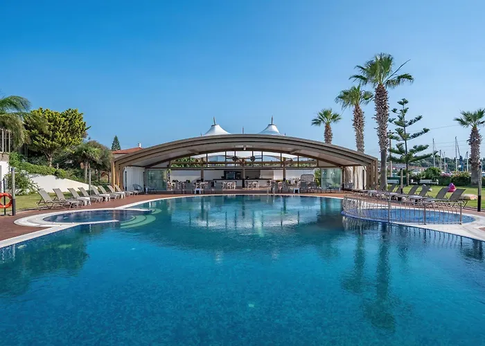 Sisus Marina Hotel Çeşme