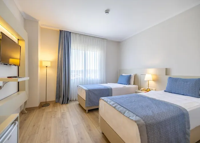 Hotel Sisus Marina 4*