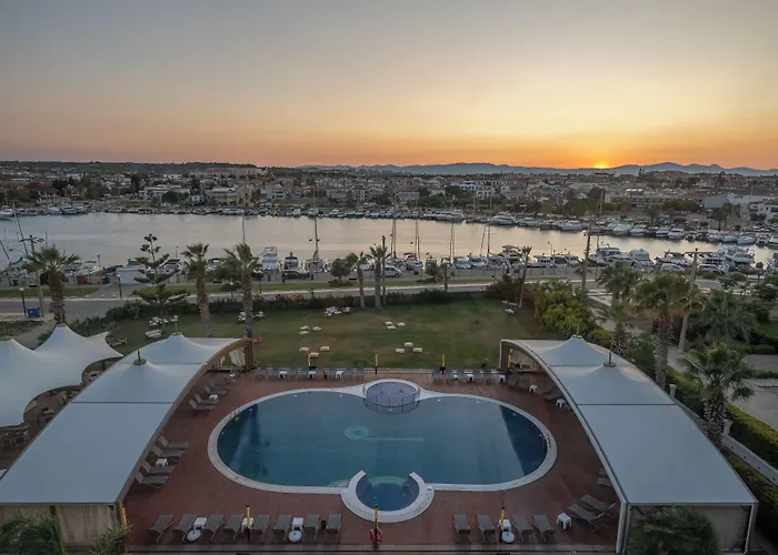 Sisus Marina 4* Çeşme